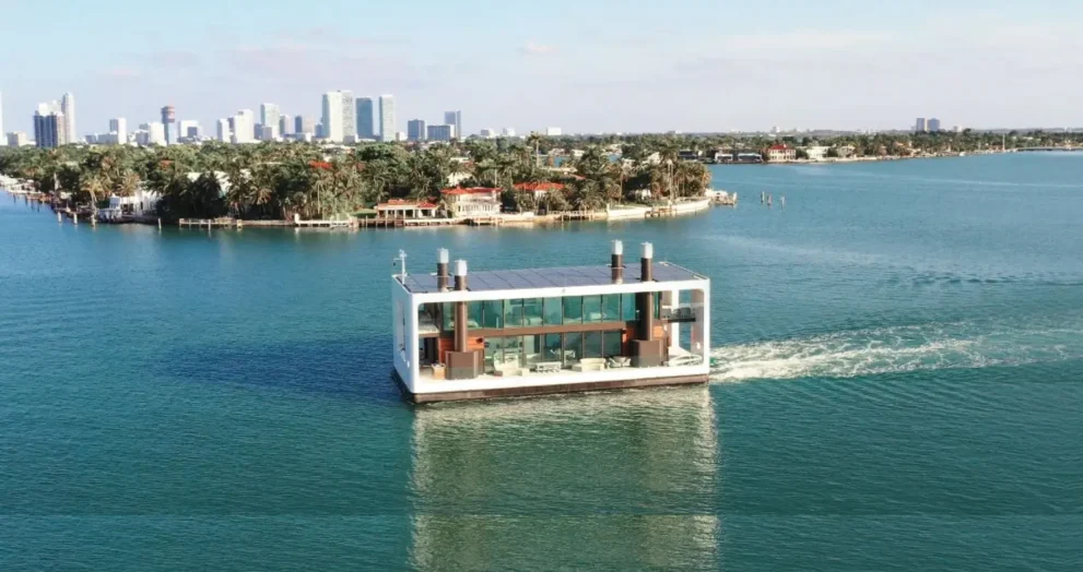 Floating Mansions