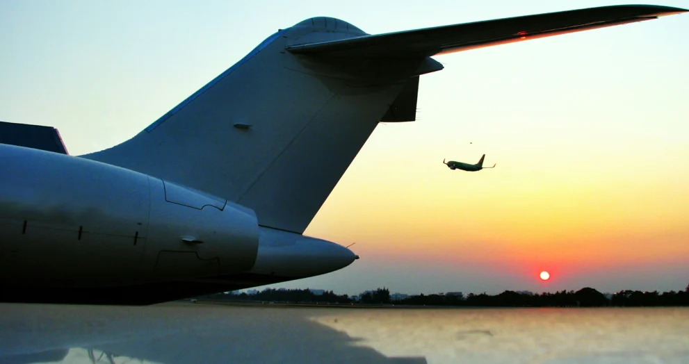Private Jet vs Flying Yacht