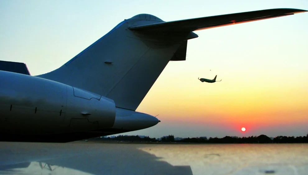 Private Jet vs Flying Yacht