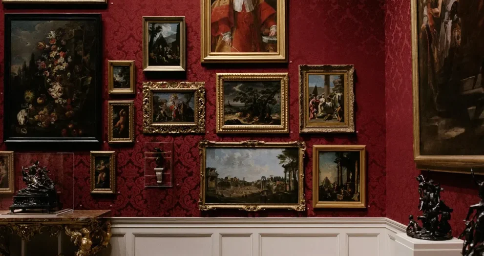 Private home art galleries