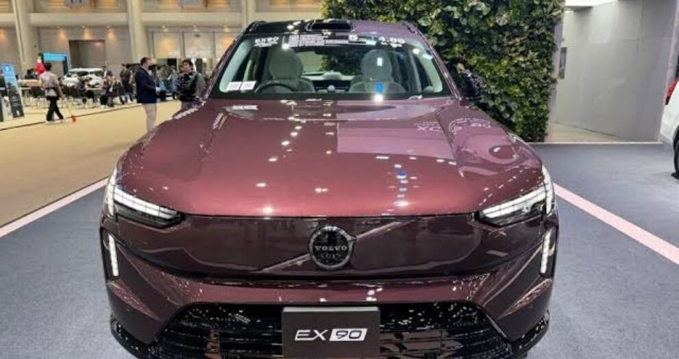 Volvo EX40